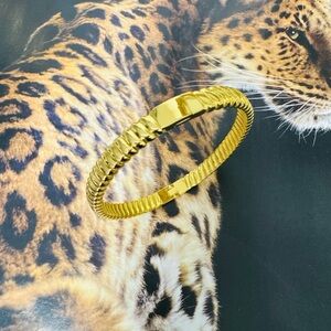 Gold-Tone Ribbed Bracelet